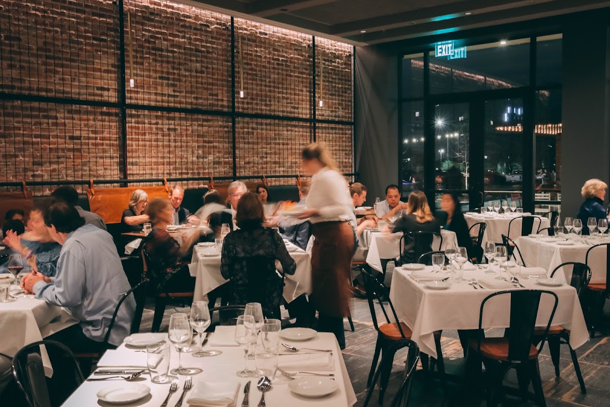 Porters Dining + Bar