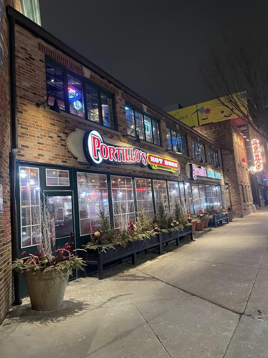 Portillo's & Barnelli's Chicago