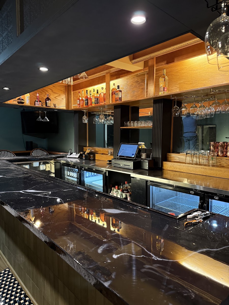 Primo Nesticos Bistro & Bar