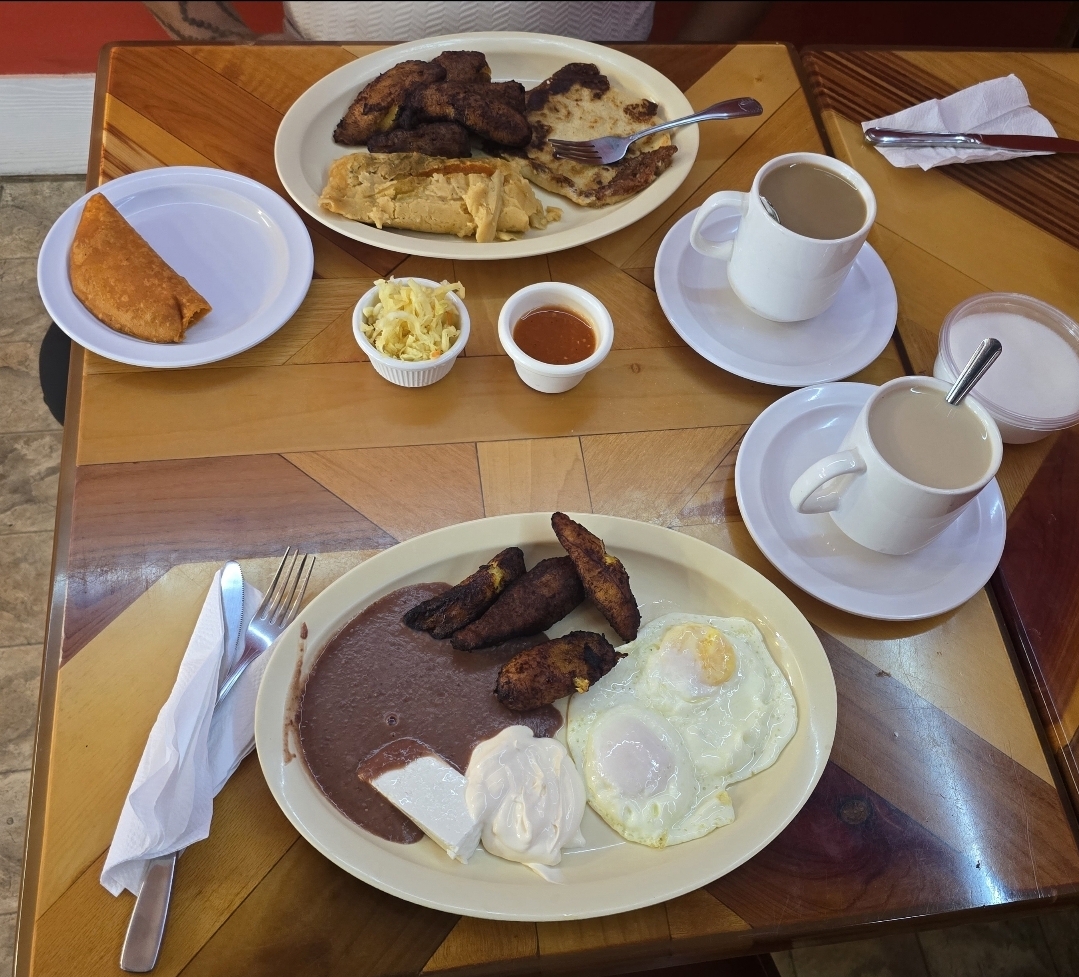pupuseria-y-taqueria-aguacaliente/36056-albums-9.jpg