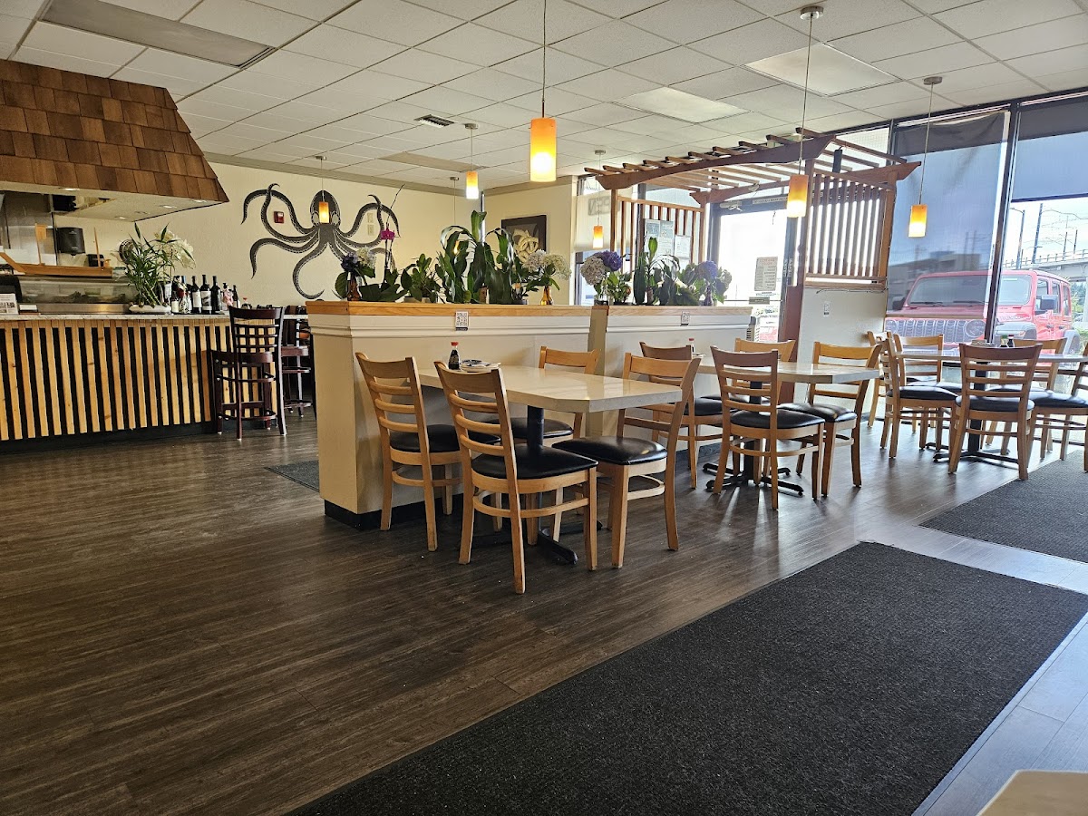 Q Sushi Bar & Kitchen