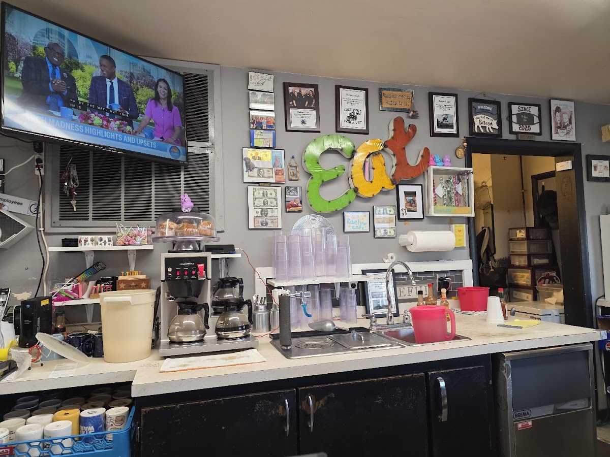 Raelynn’S Cafe
