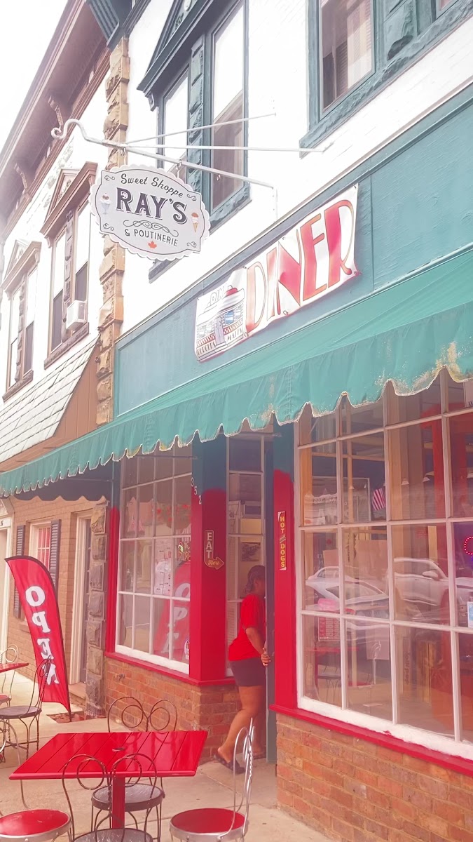 rays-diner-poutinerie/35938-albums-2.jpg
