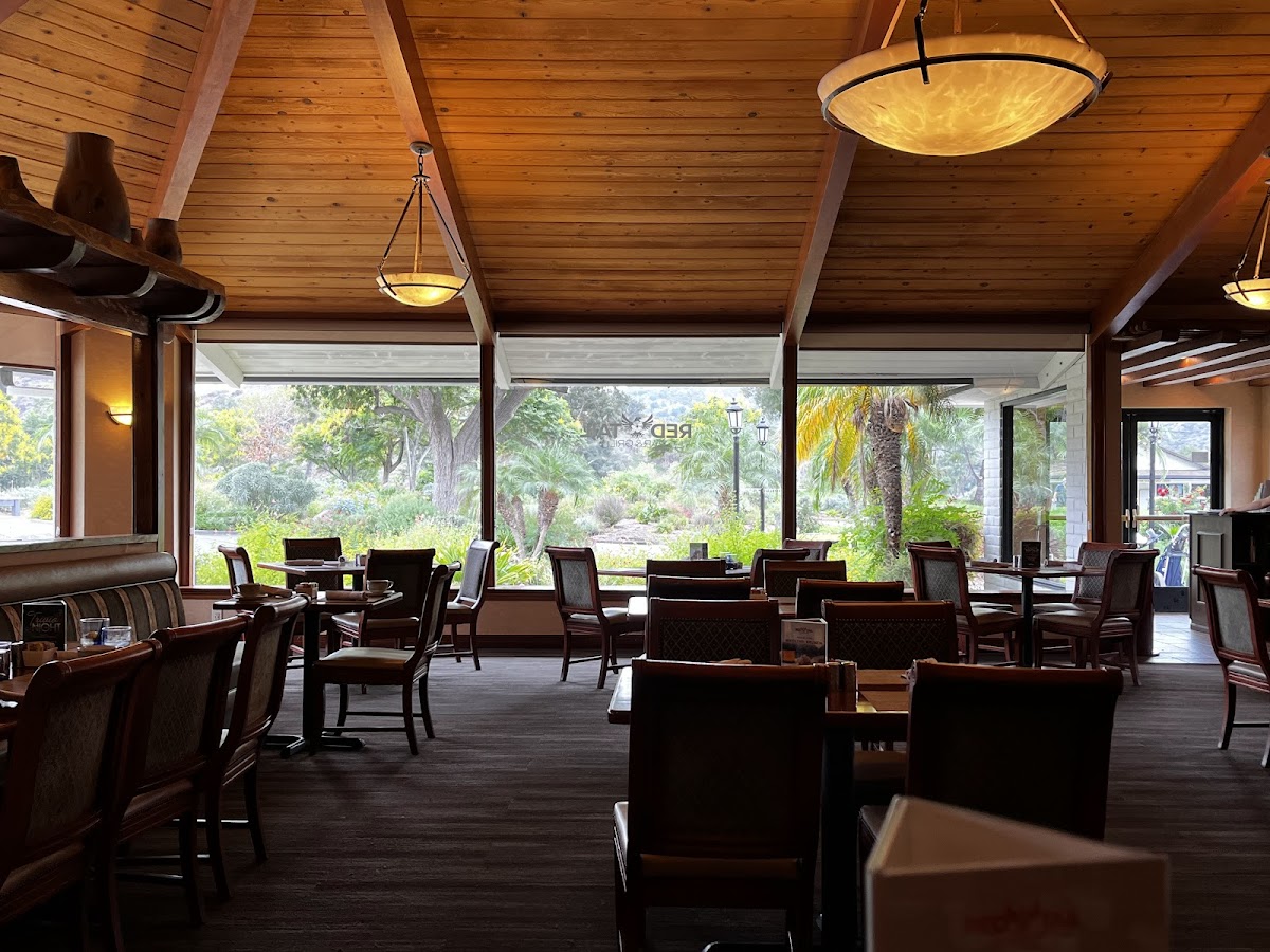 Red Tail Bar & Grill