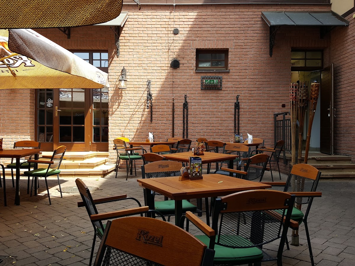 Restaurace U Hejtmana Šarovce