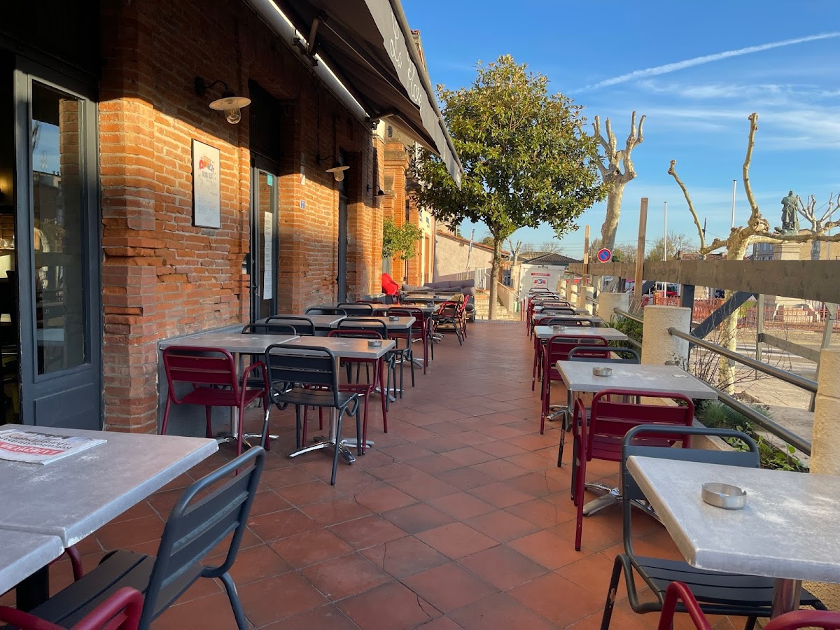 Restaurant De La Place 82700 Montech