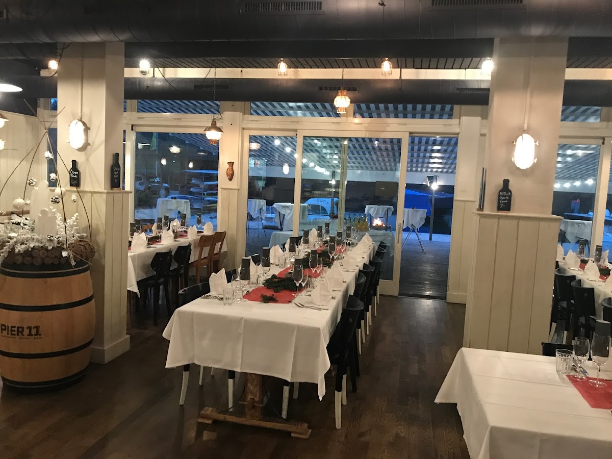 Restaurant Pier 11