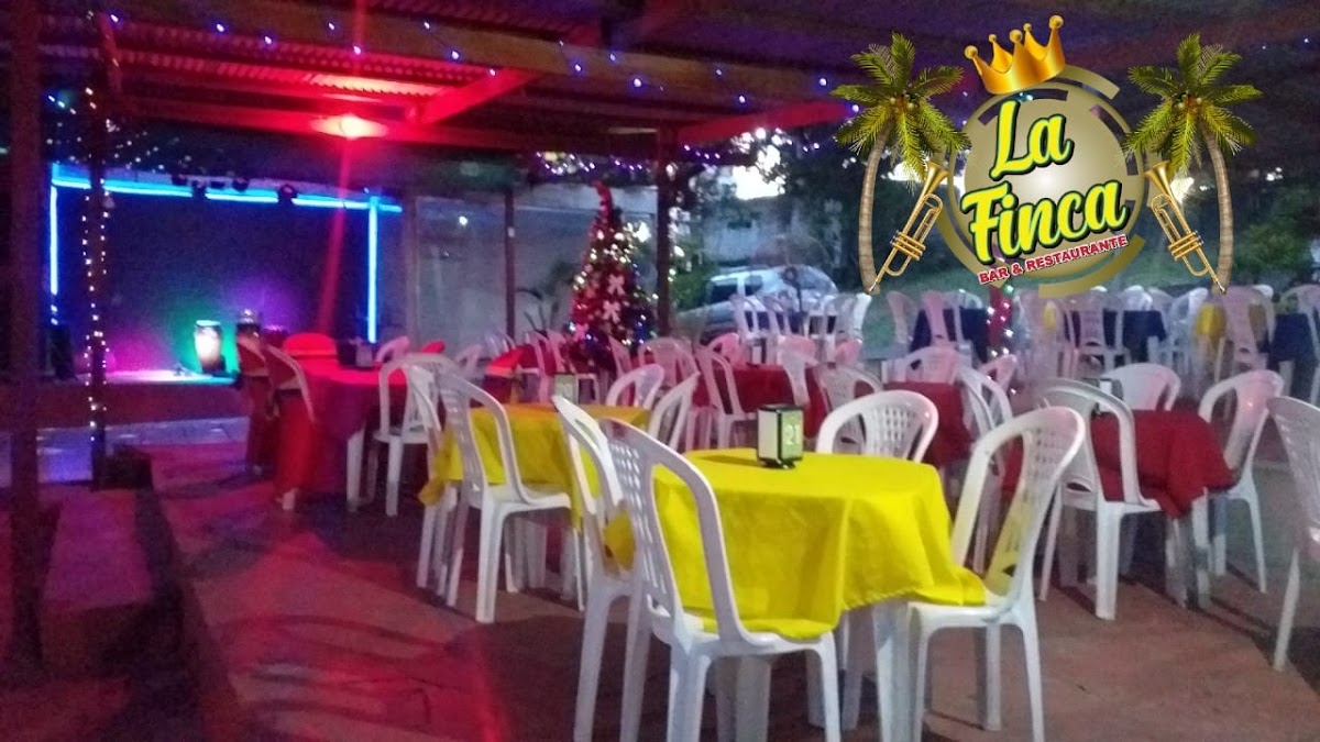 Restaurante Colombiano E Peruano La Finca
