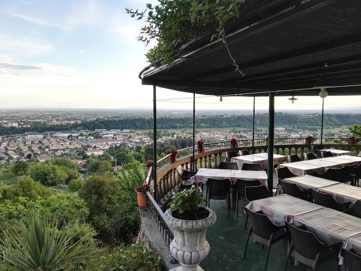Ristorante Pizzeria La Pineta E Locanda Al Panorama