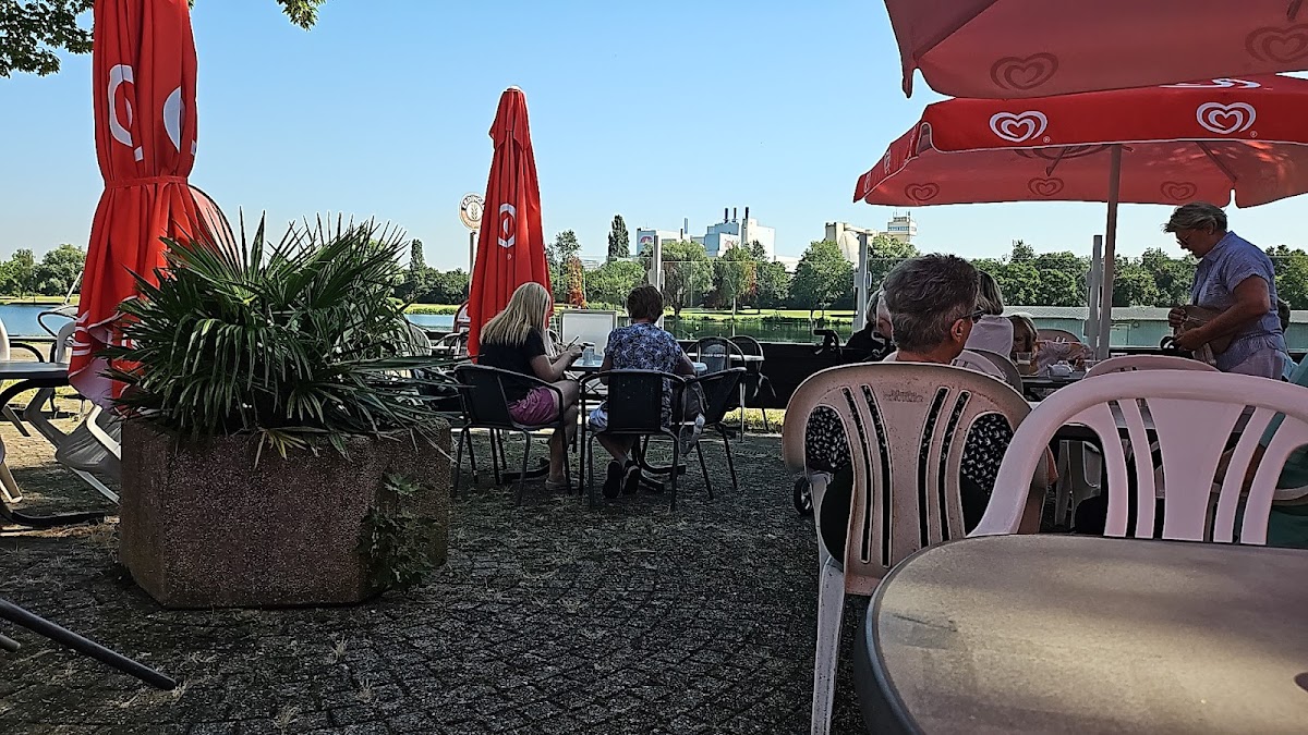 Ritas Cafe Am Elfrather See