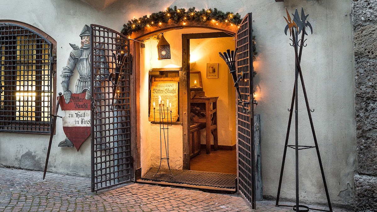 Ritterkuchl Zu Hall - Restaurant Und Gasthaus