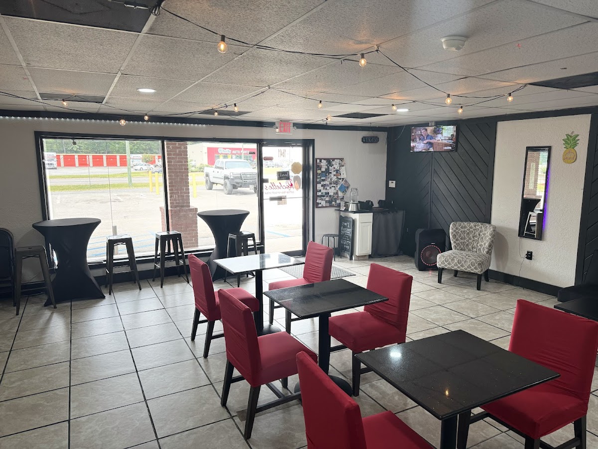 Rochelle's Coffee~Tea~Smoothie Bar