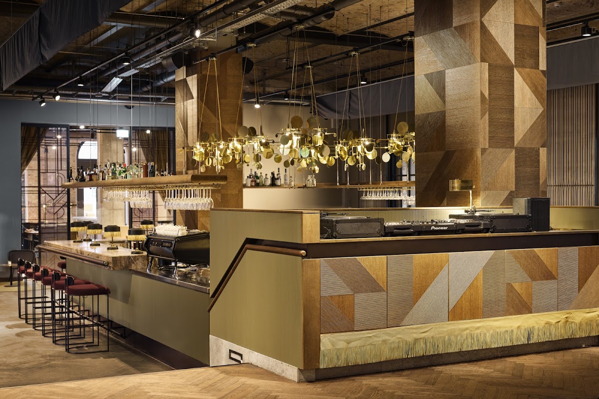 Root Bistro & Bar