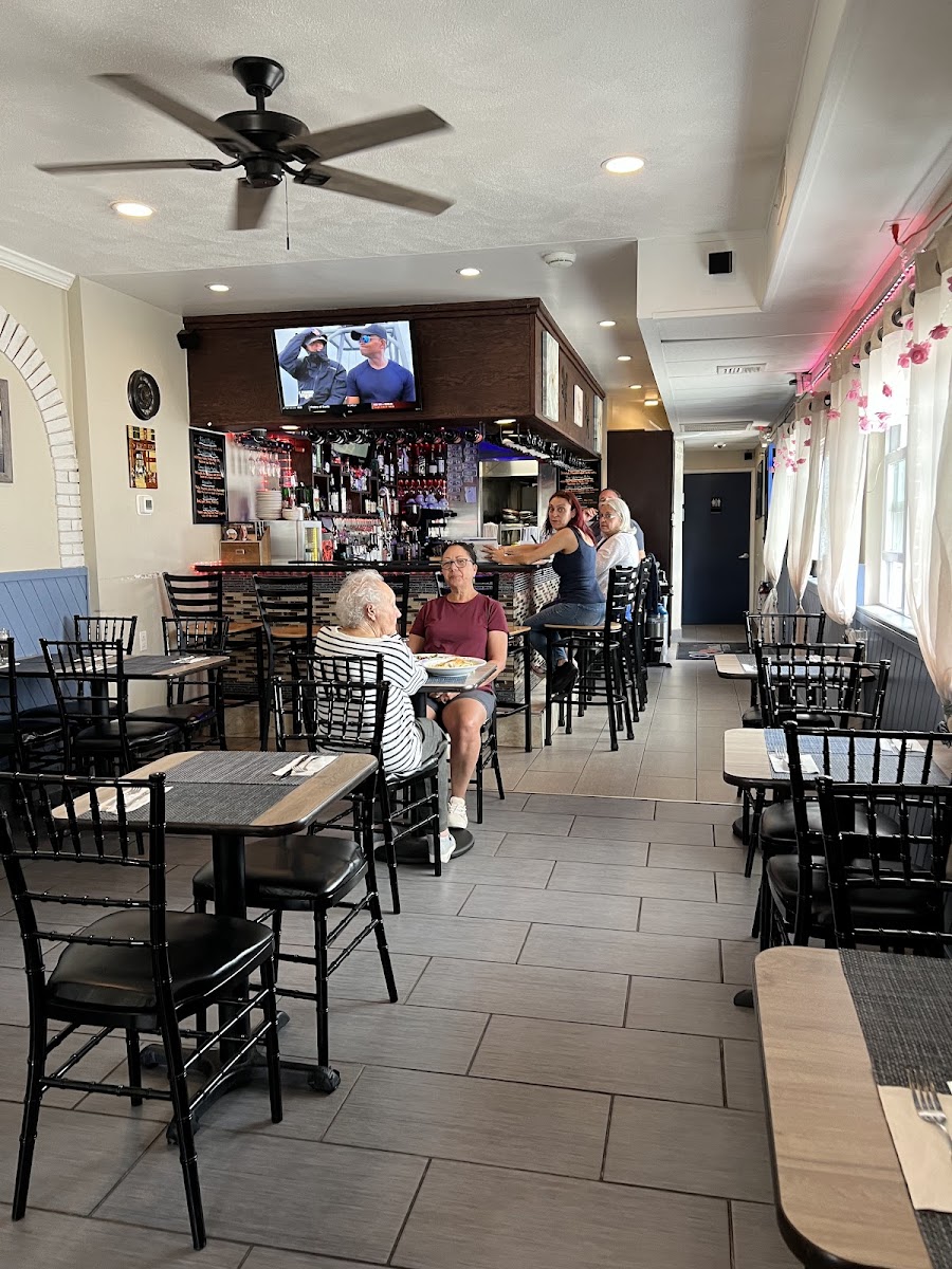 Rosa's Tavern
