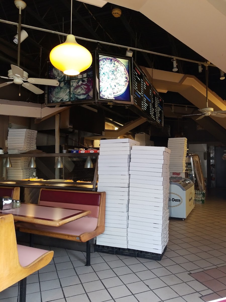 Royas Great Neck Kosher Pizza
