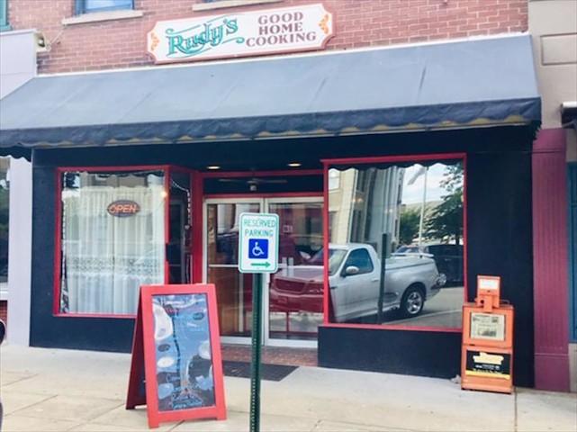 Rudys On The Square