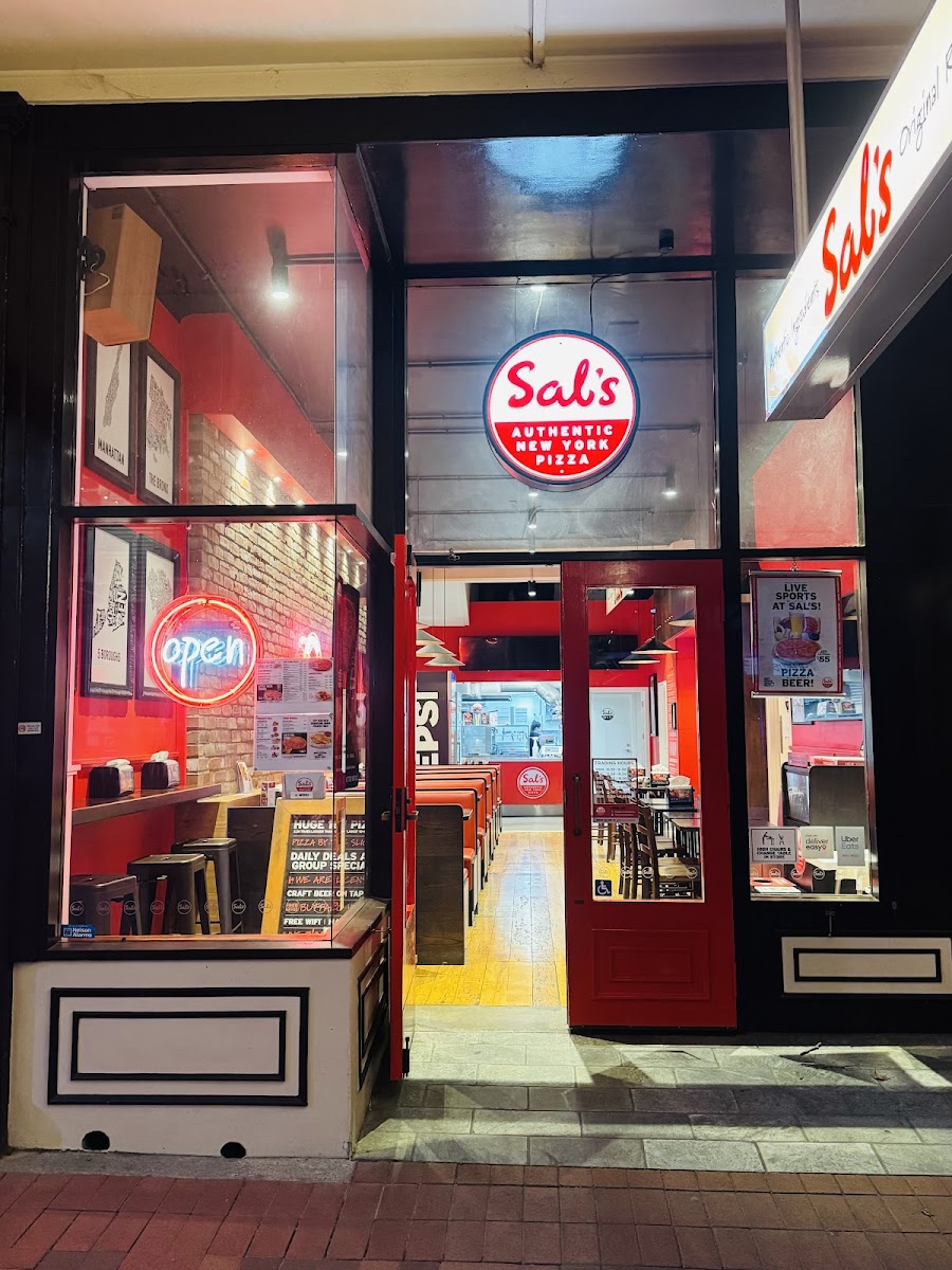Sal's Authentic New York Pizza - Nelson