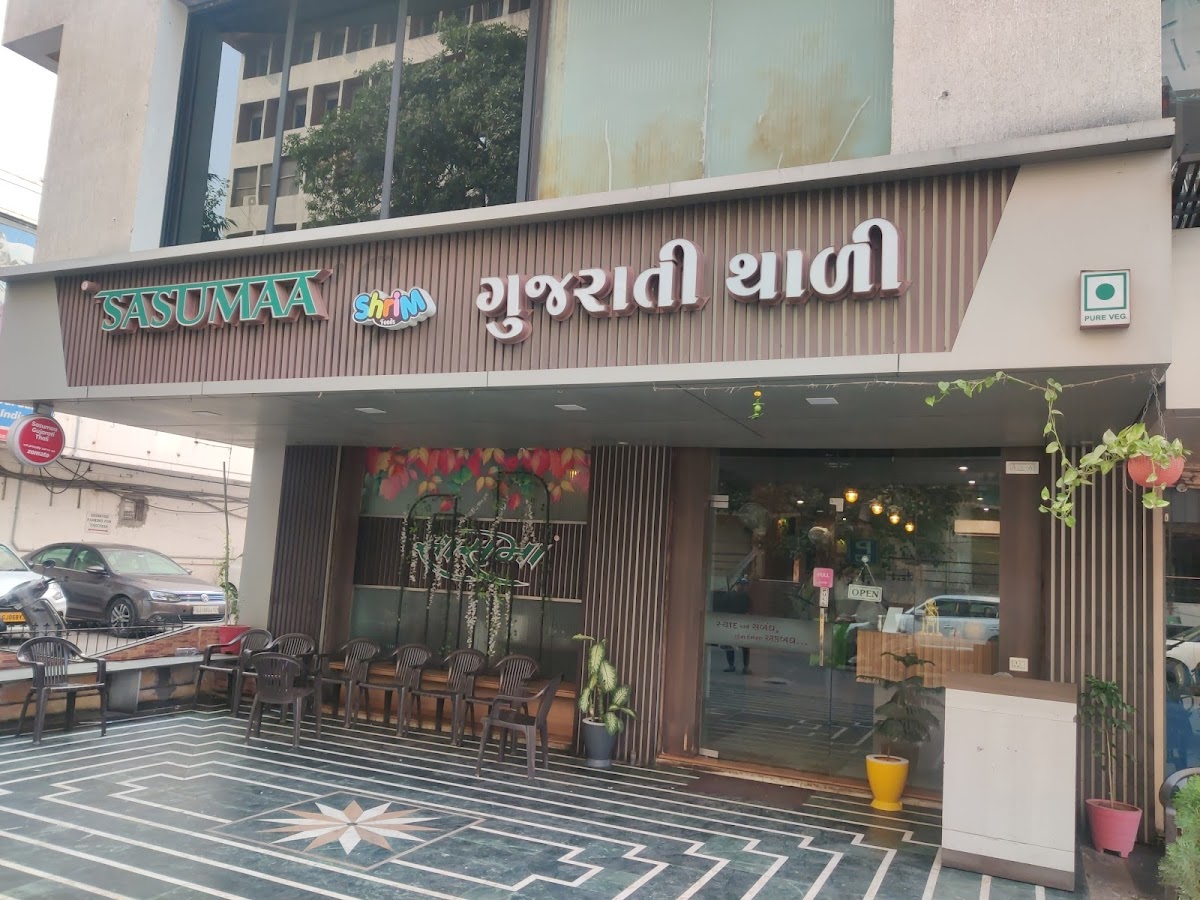 Sasumaa Gujarati Thali - Alkapuri