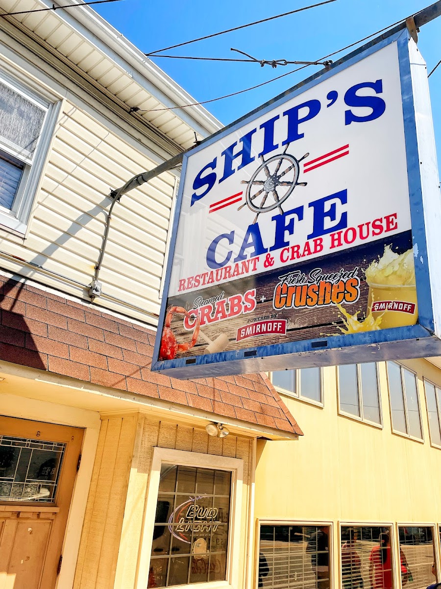 Ships Cafe Restaurant And Crab House
