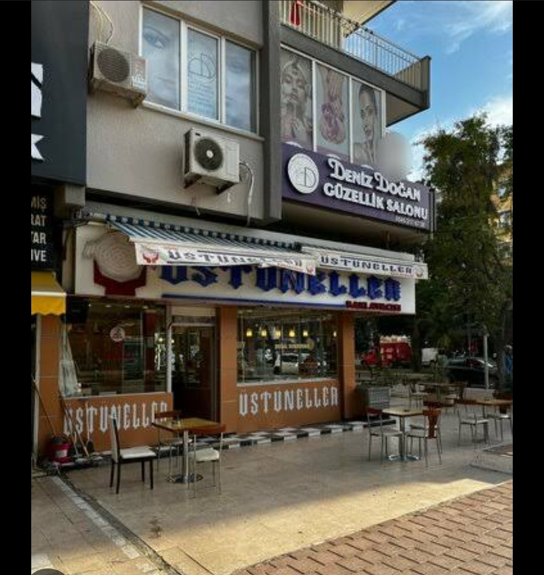 Üstüneller Baklavacısı