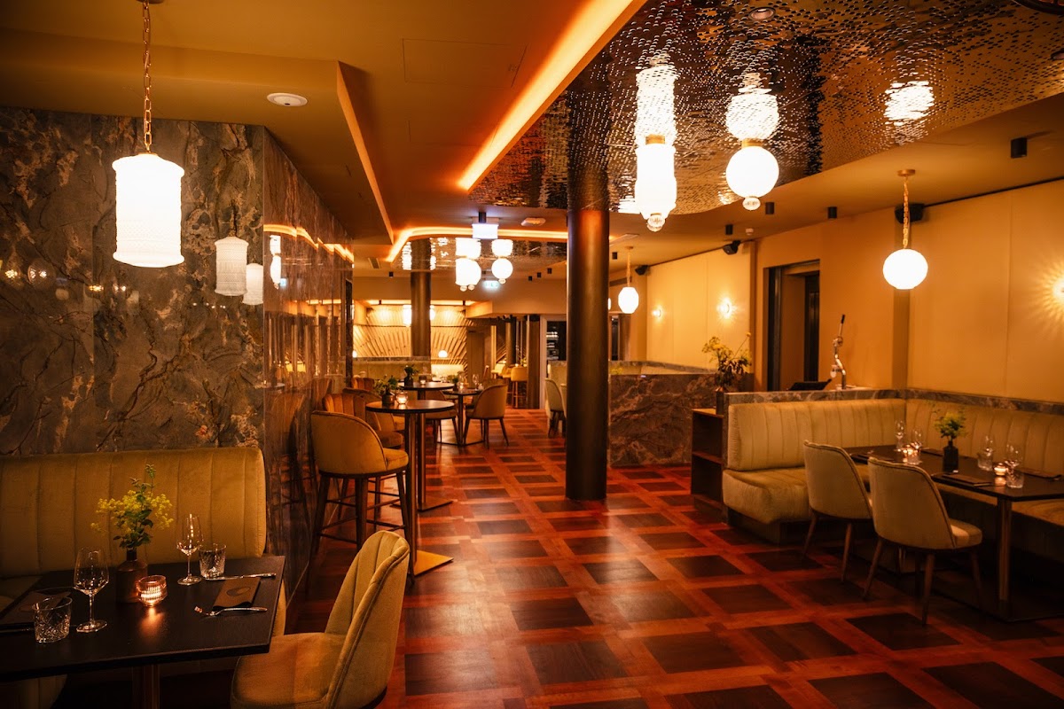 St.ribs Restaurant & Bar