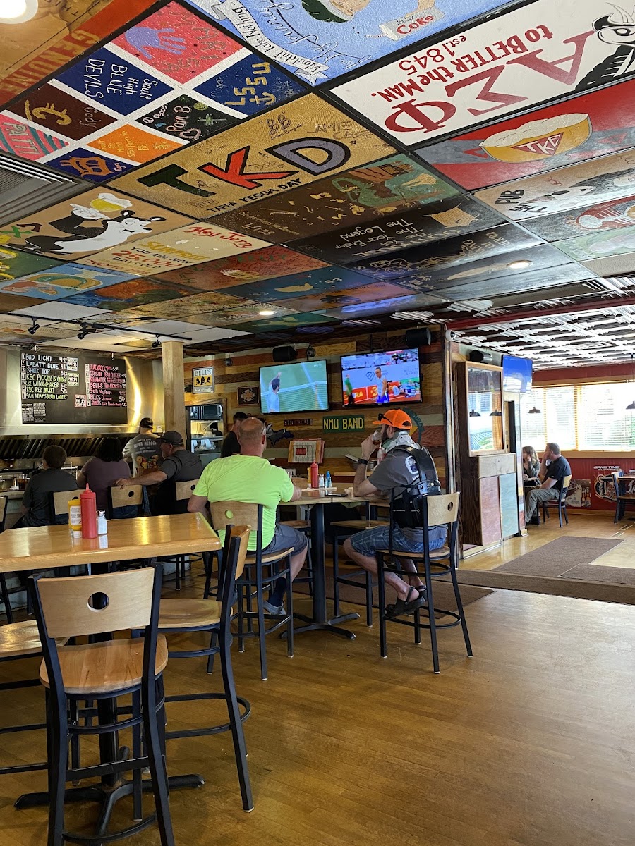 Stucko's Pub & Grill