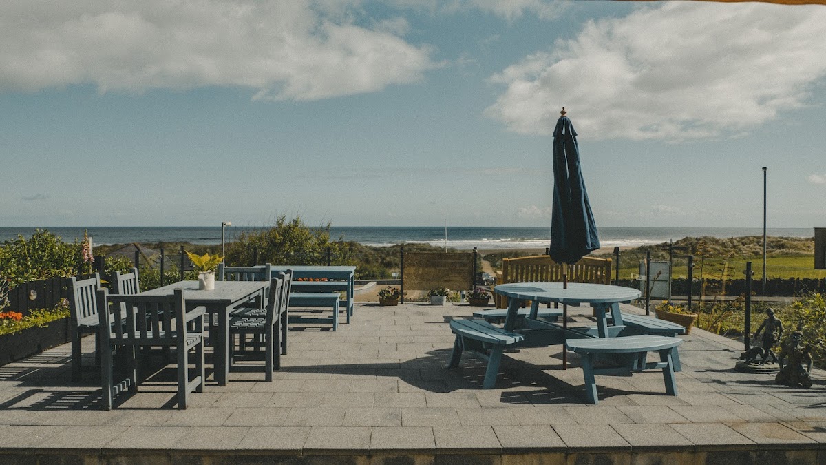 Surf Shack - Castlerock Surf School & Cafe