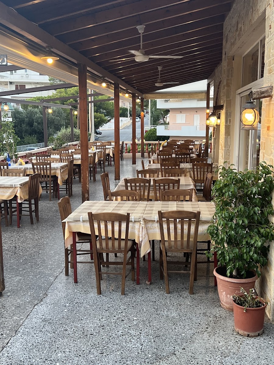 Tavern Mitsos