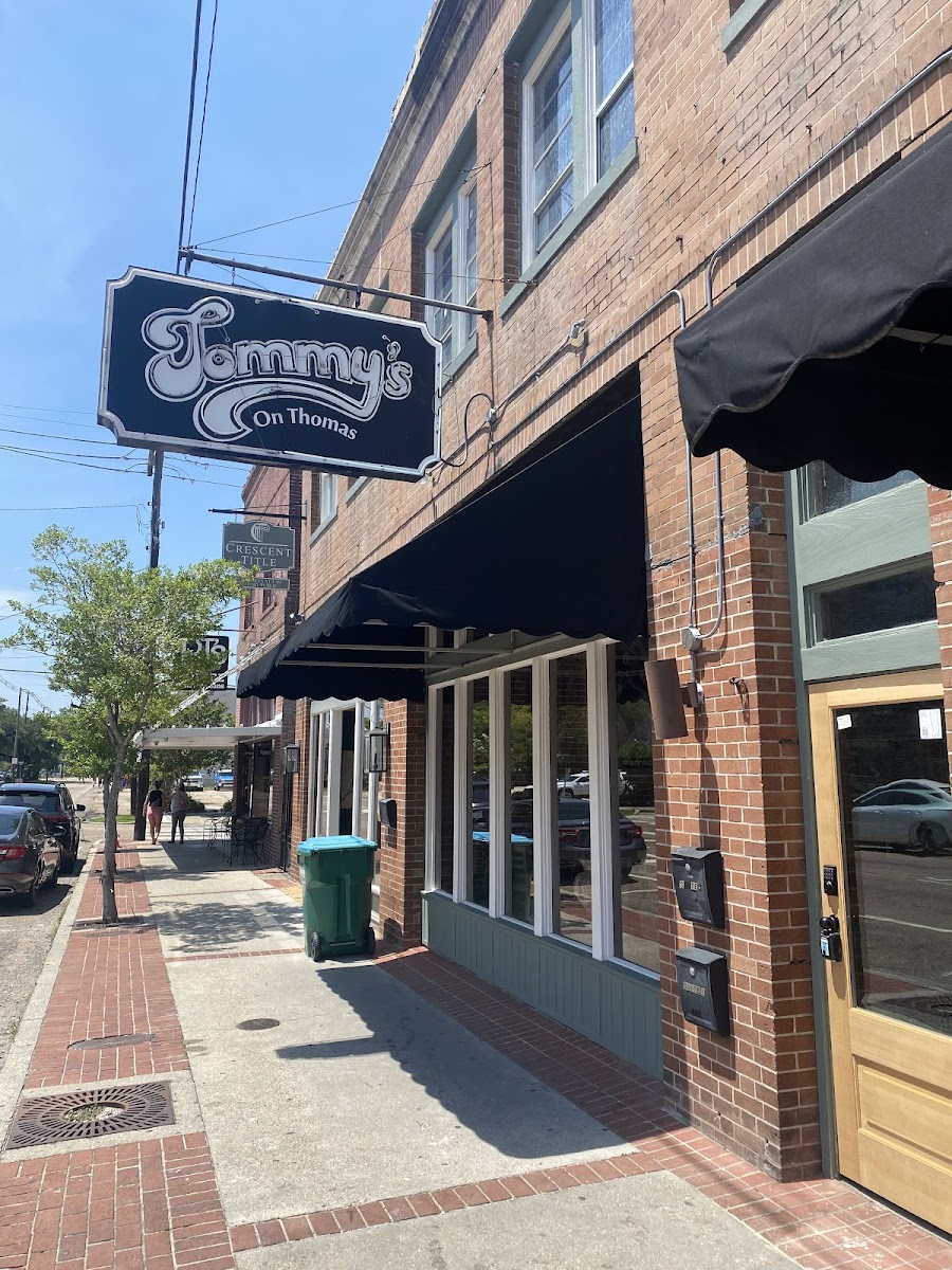 Tommy's On Thomas