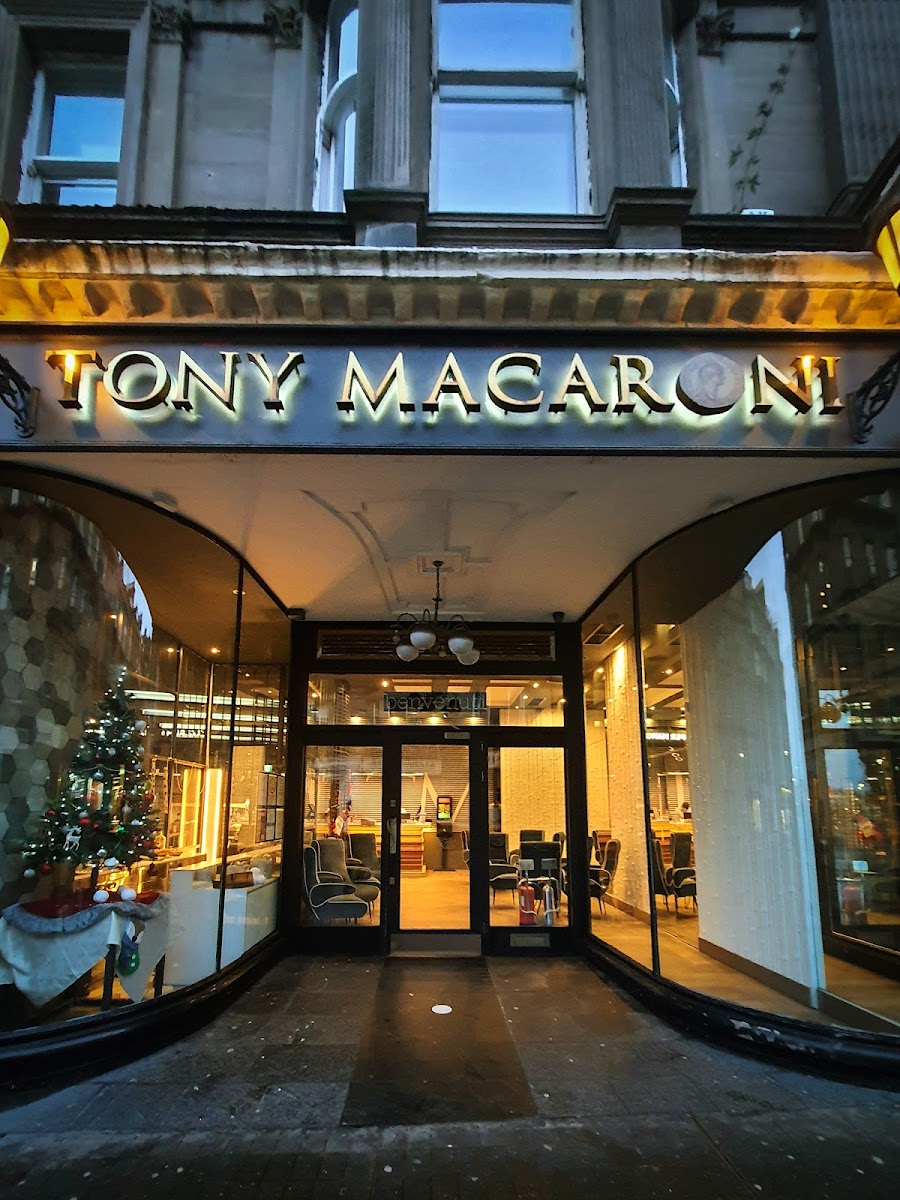 Tony Macaroni - Dundee