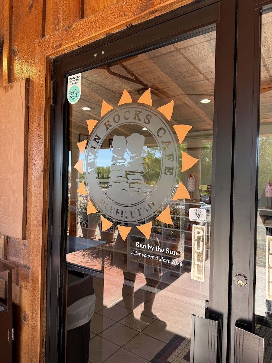 Twin Rocks Café