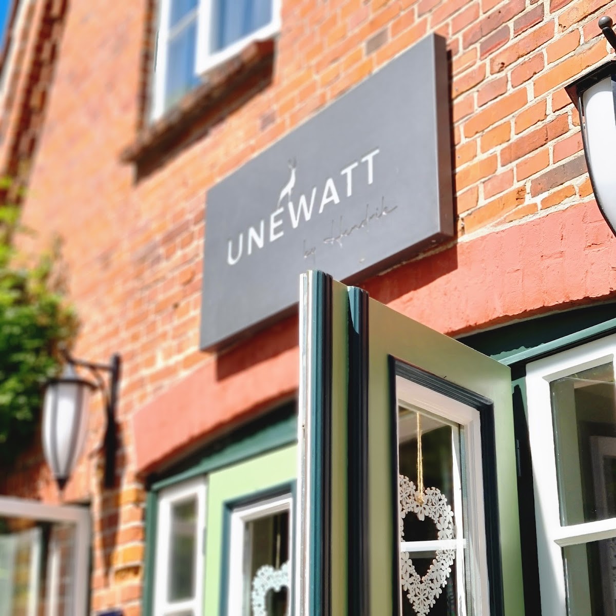 Unewatt By Hendrik