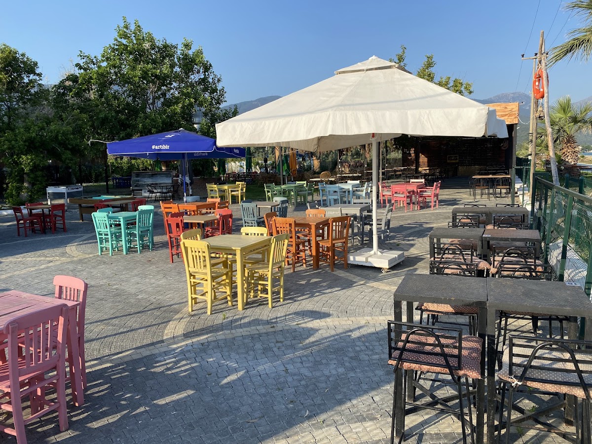 Venüs Beach Cafe & Bar