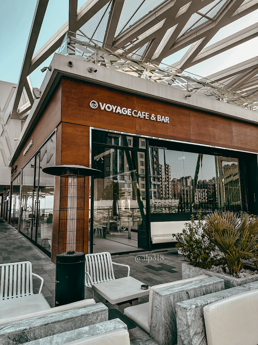 Voyage Cafe & Bar
