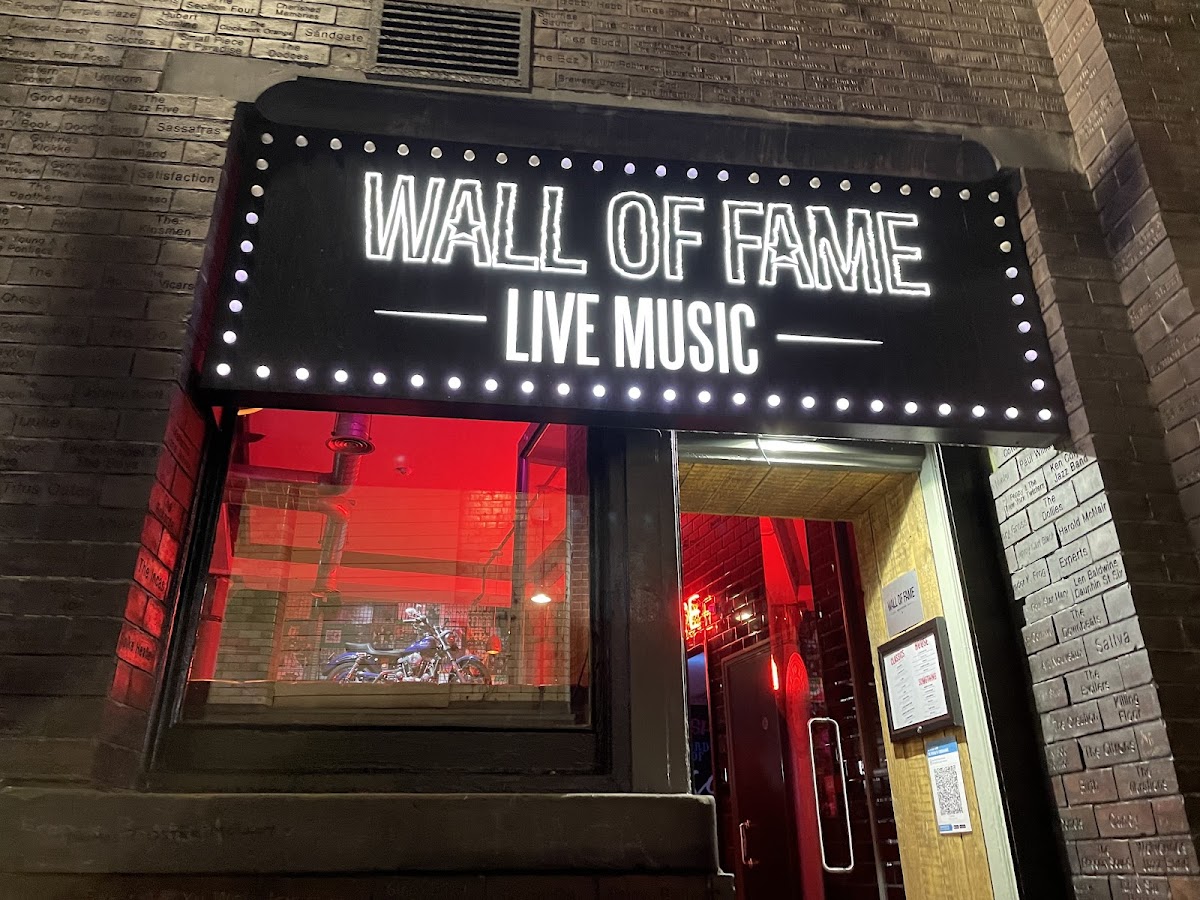 Wall Of Fame Bar And Kitchen Victoria Street
