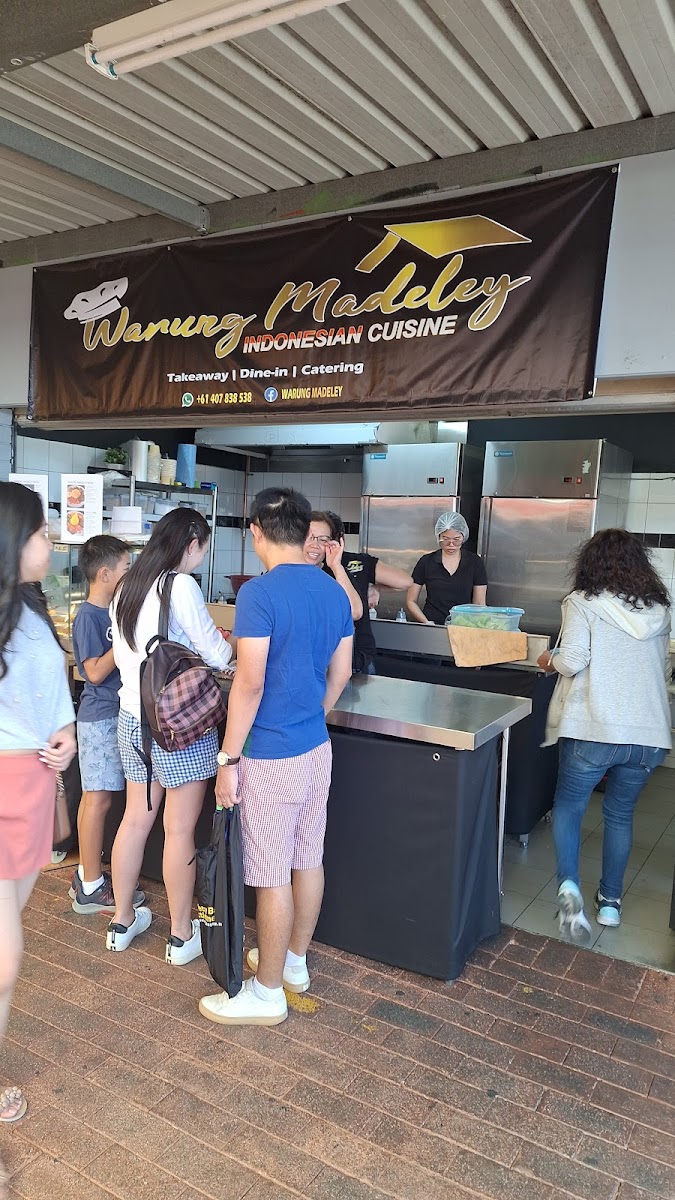 Warung Madeley