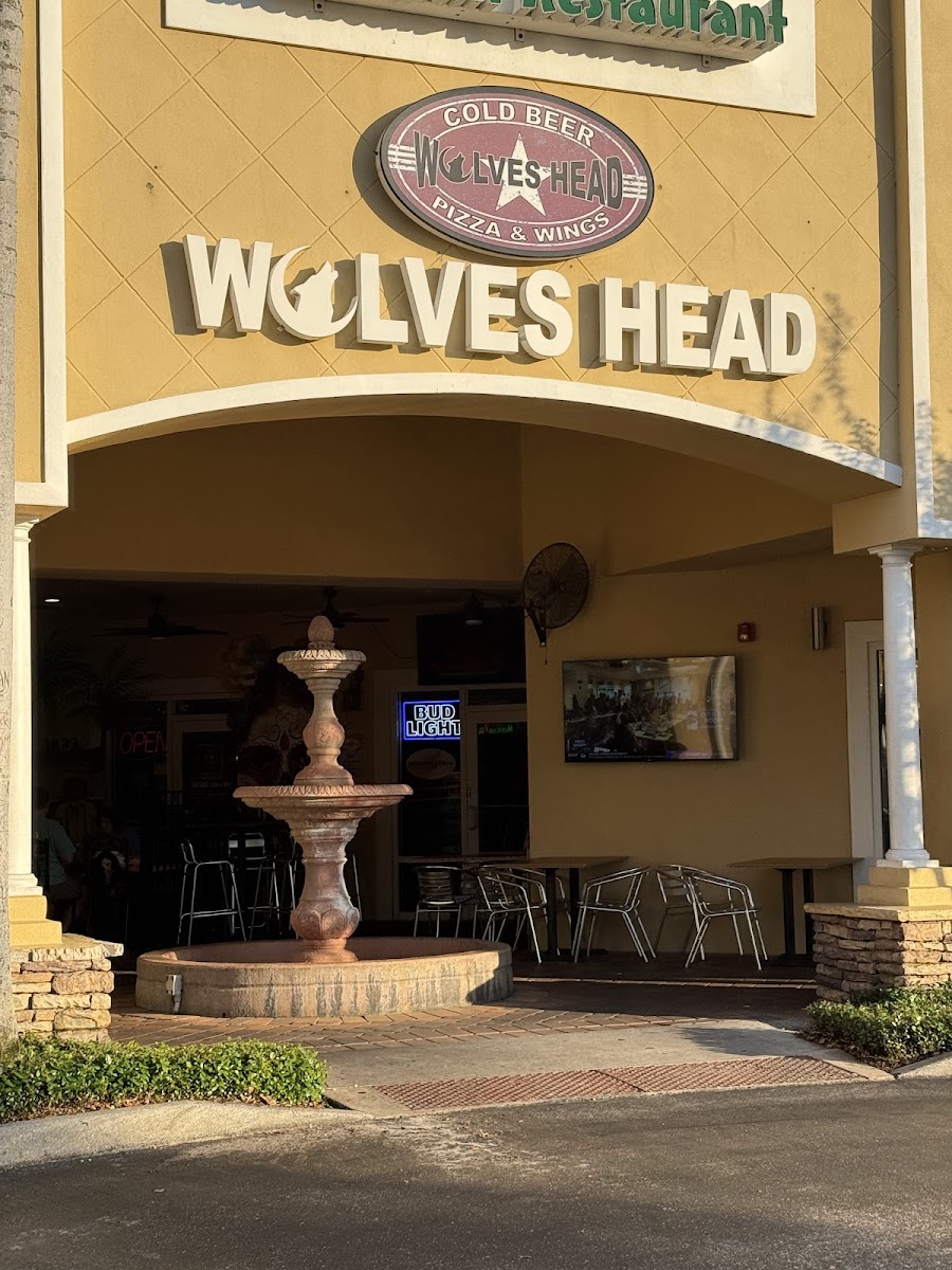 Wolveshead Pizza & Wings