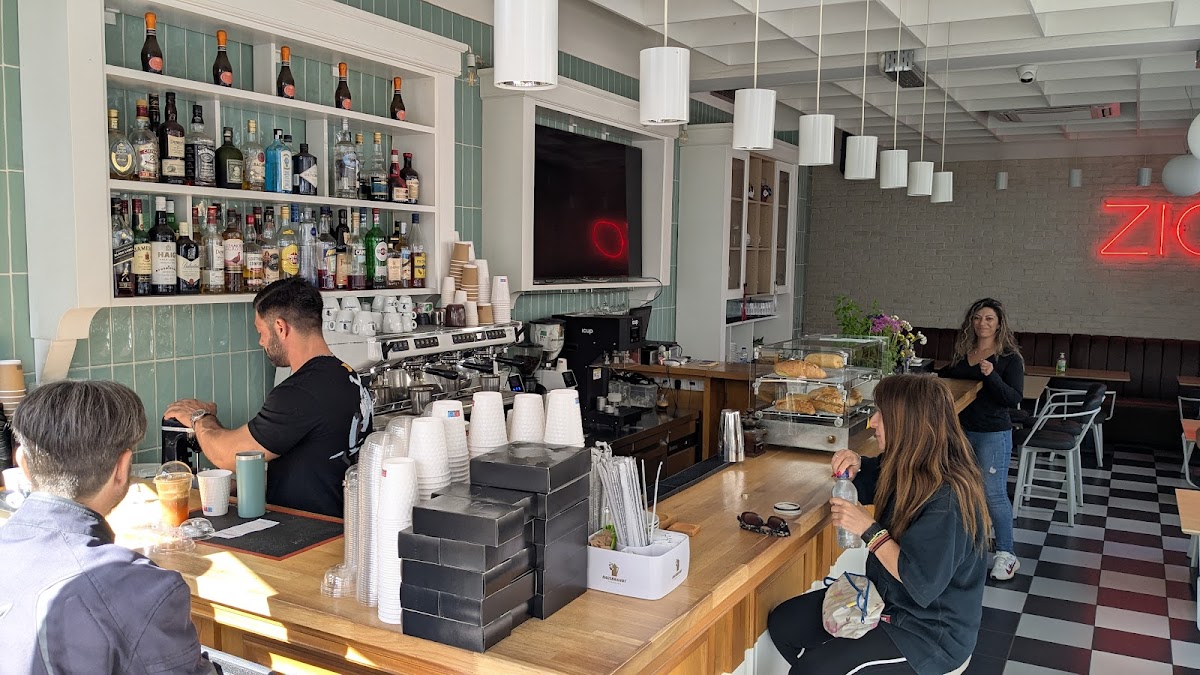 Zio Cafe Bistro